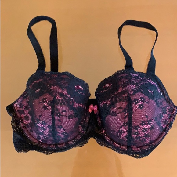 Victoria's Secret Other - Victoria’s Secret Pink & Black Lace Bra